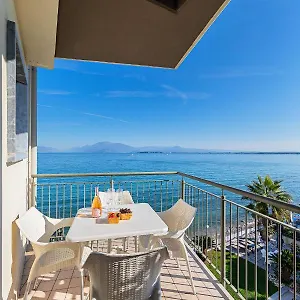 Residenza Miralago By Wonderful Italy מלון דירות